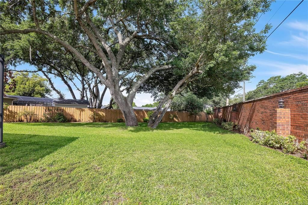 Activo con contrato: $650,000 (4 camas, 2 baños, 1960 Pies cuadrados)