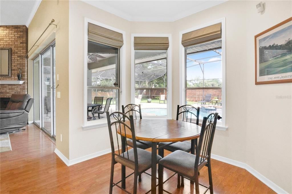 Activo con contrato: $650,000 (4 camas, 2 baños, 1960 Pies cuadrados)