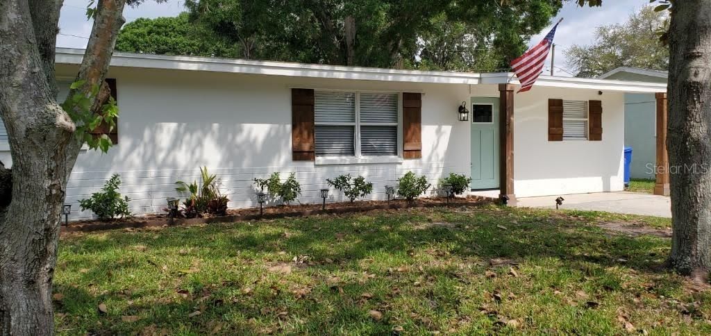 For Rent: $3,350 (4 beds, 2 baths, 1432 Square Feet)