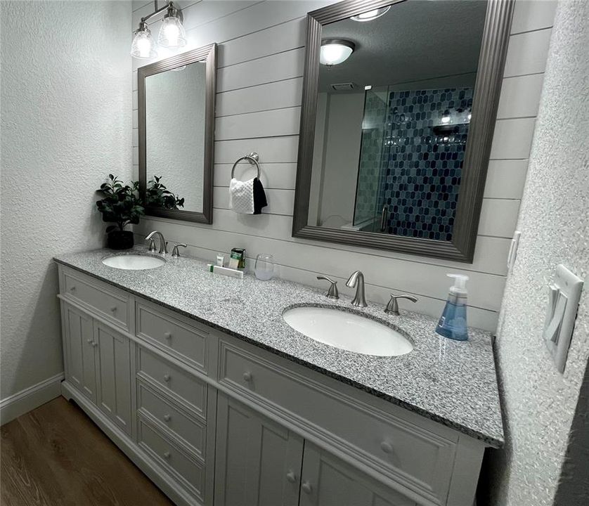 For Rent: $3,350 (4 beds, 2 baths, 1432 Square Feet)