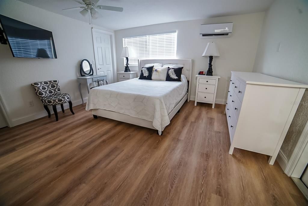 For Rent: $3,350 (4 beds, 2 baths, 1432 Square Feet)