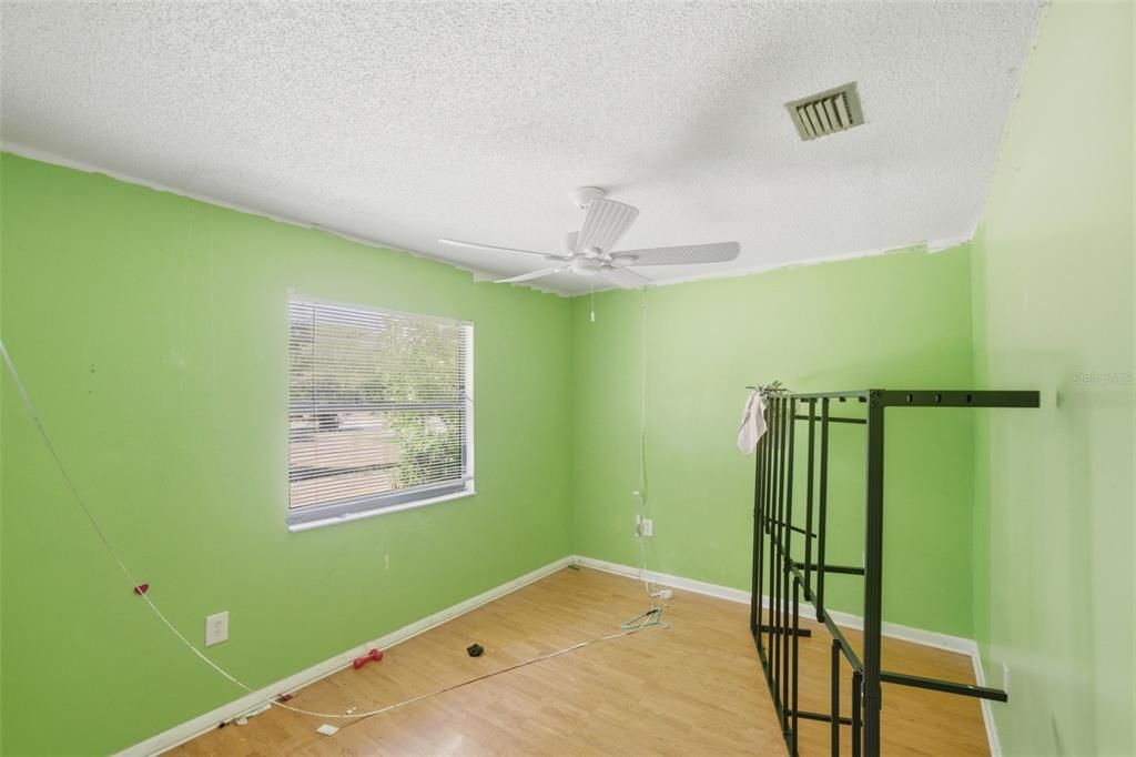 For Sale: $268,000 (3 beds, 2 baths, 1008 Square Feet)