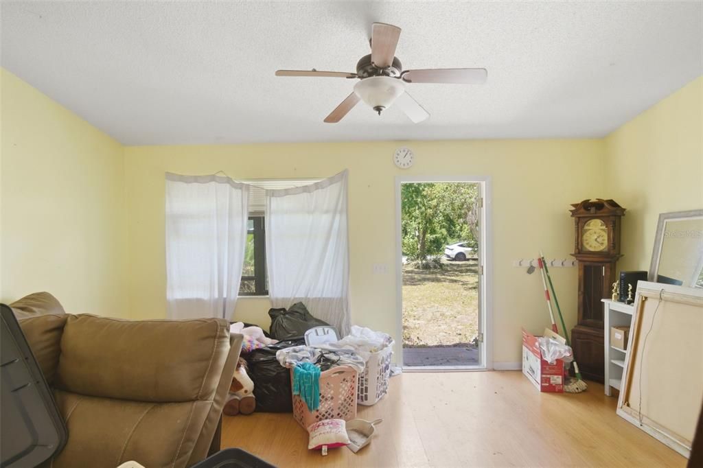 For Sale: $268,000 (3 beds, 2 baths, 1008 Square Feet)