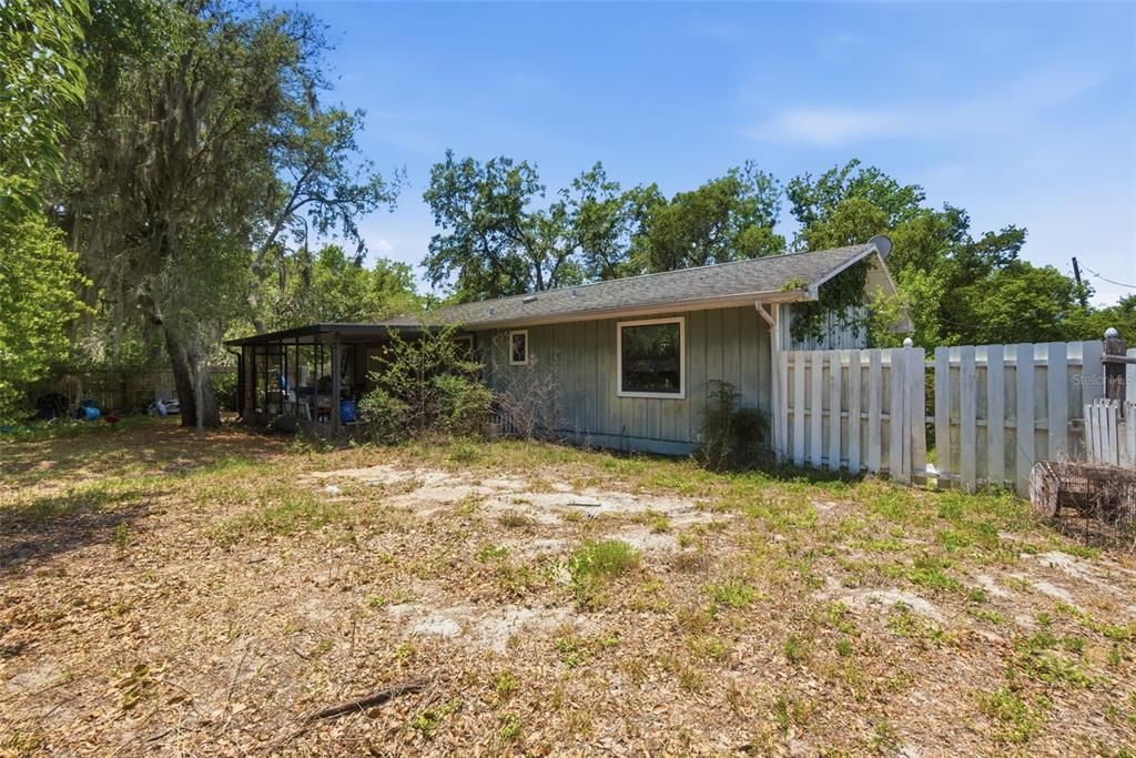 For Sale: $268,000 (3 beds, 2 baths, 1008 Square Feet)