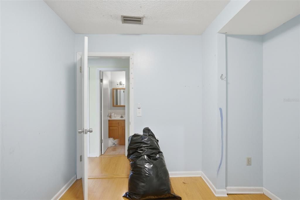 For Sale: $268,000 (3 beds, 2 baths, 1008 Square Feet)