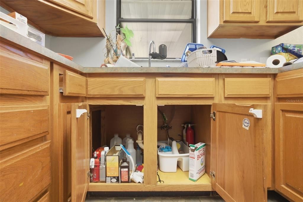 For Sale: $268,000 (3 beds, 2 baths, 1008 Square Feet)