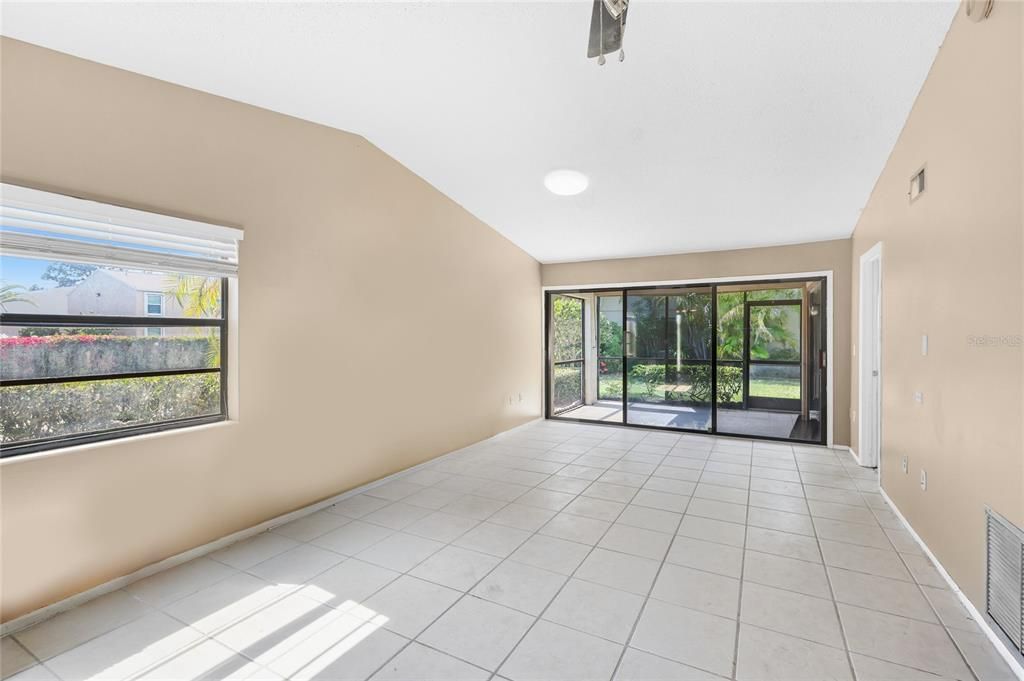 Active With Contract: $200,000 (2 beds, 2 baths, 1125 Square Feet)