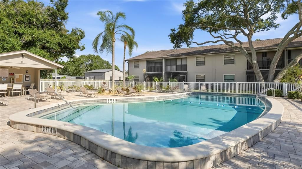 Active With Contract: $200,000 (2 beds, 2 baths, 1125 Square Feet)