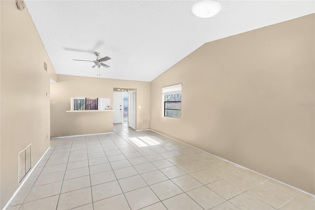 Active With Contract: $200,000 (2 beds, 2 baths, 1125 Square Feet)