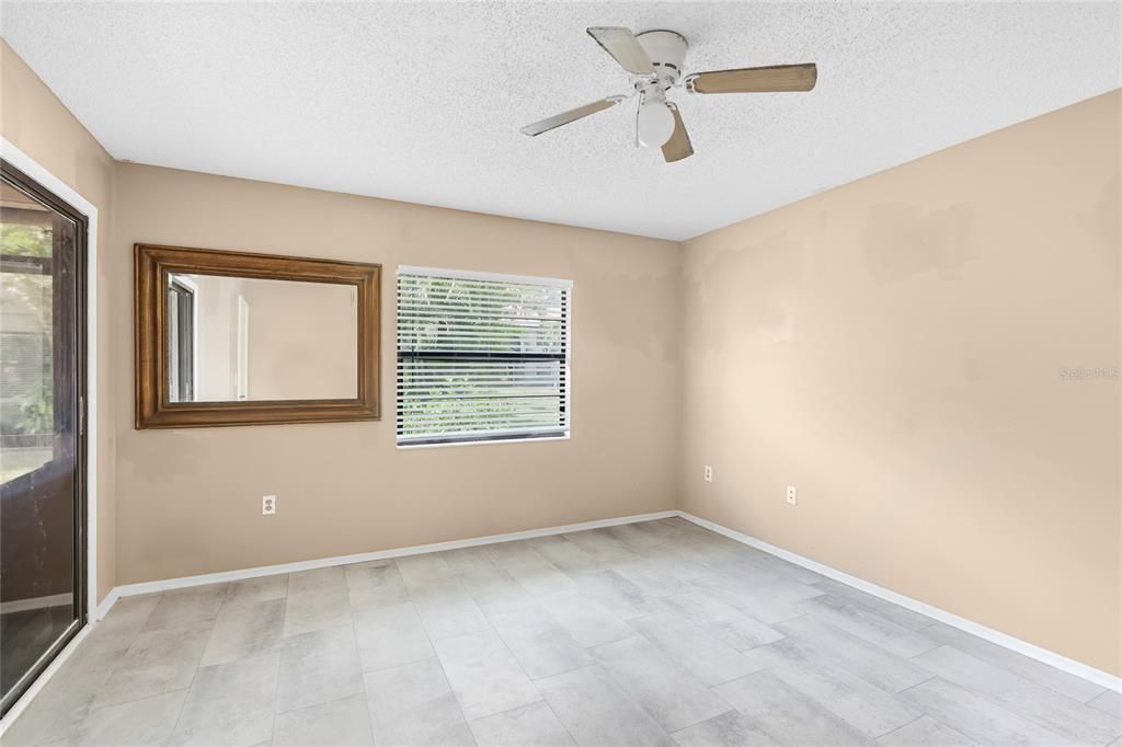 Active With Contract: $200,000 (2 beds, 2 baths, 1125 Square Feet)