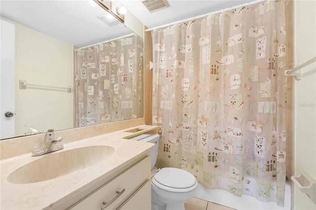 Active With Contract: $200,000 (2 beds, 2 baths, 1125 Square Feet)
