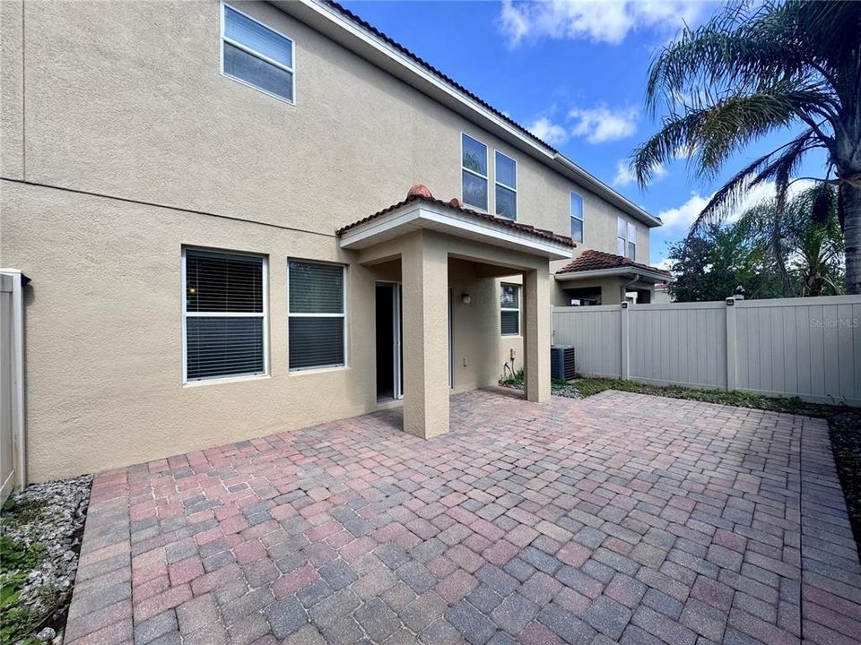 For Rent: $2,799 (3 beds, 2 baths, 1752 Square Feet)