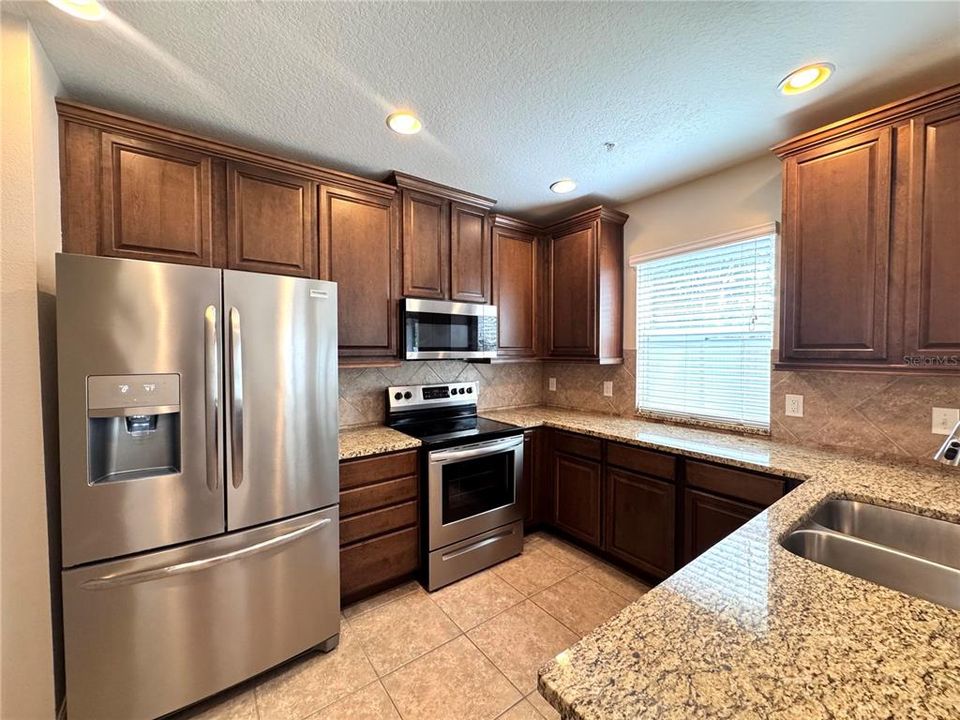 For Rent: $2,799 (3 beds, 2 baths, 1752 Square Feet)
