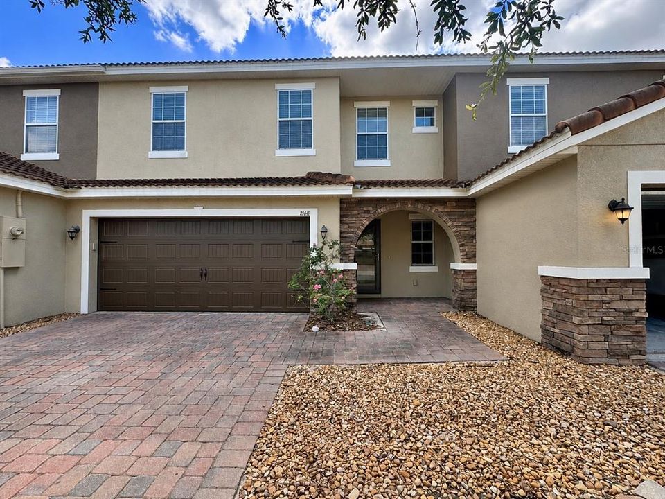 For Rent: $2,799 (3 beds, 2 baths, 1752 Square Feet)