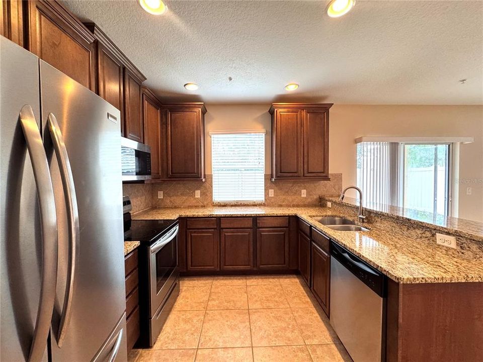 For Rent: $2,799 (3 beds, 2 baths, 1752 Square Feet)