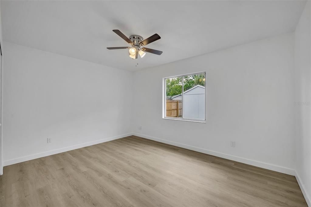 Activo con contrato: $369,900 (3 camas, 2 baños, 1398 Pies cuadrados)