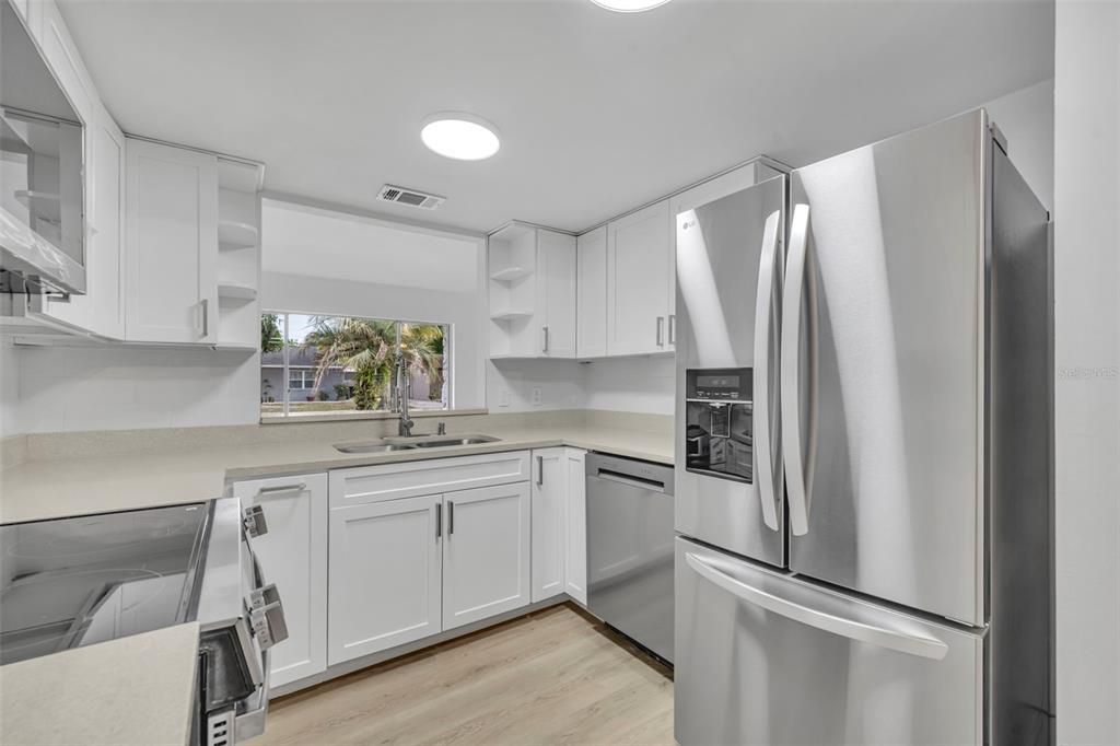 Activo con contrato: $369,900 (3 camas, 2 baños, 1398 Pies cuadrados)