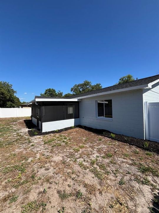 Activo con contrato: $369,900 (3 camas, 2 baños, 1398 Pies cuadrados)