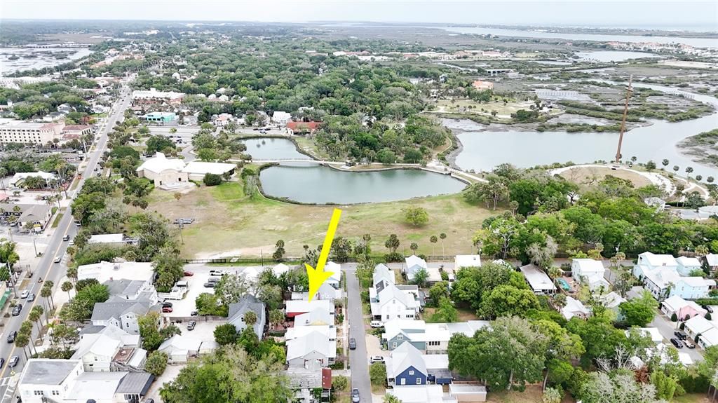 For Sale: $589,000 (2 beds, 2 baths, 1028 Square Feet)