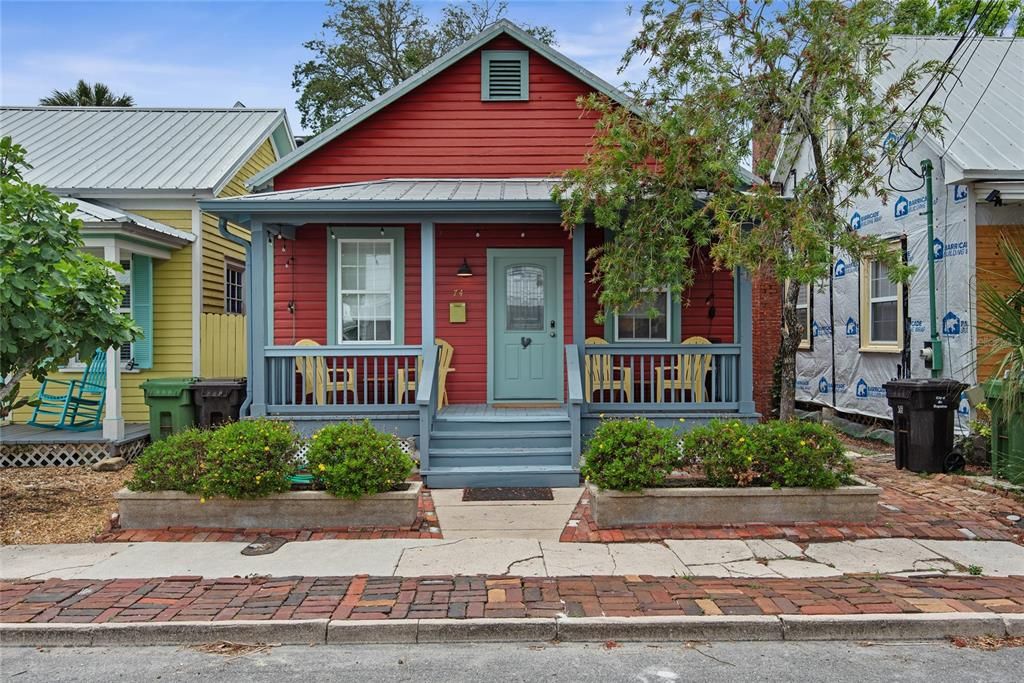 For Sale: $589,000 (2 beds, 2 baths, 1028 Square Feet)