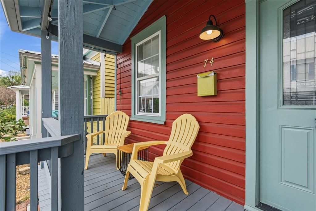For Sale: $589,000 (2 beds, 2 baths, 1028 Square Feet)