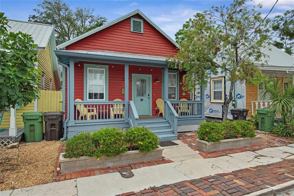 For Sale: $589,000 (2 beds, 2 baths, 1028 Square Feet)