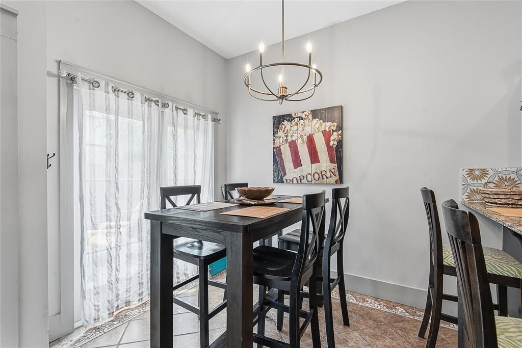 For Sale: $589,000 (2 beds, 2 baths, 1028 Square Feet)
