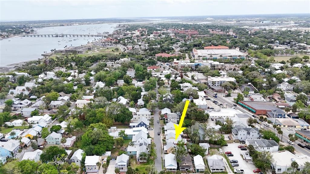 For Sale: $589,000 (2 beds, 2 baths, 1028 Square Feet)