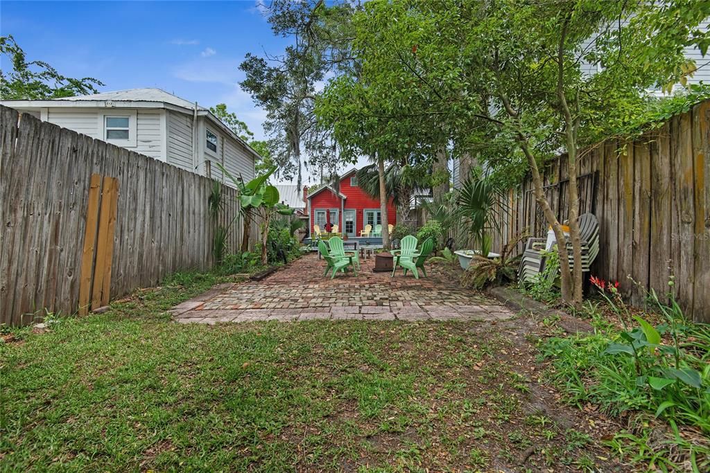 For Sale: $589,000 (2 beds, 2 baths, 1028 Square Feet)