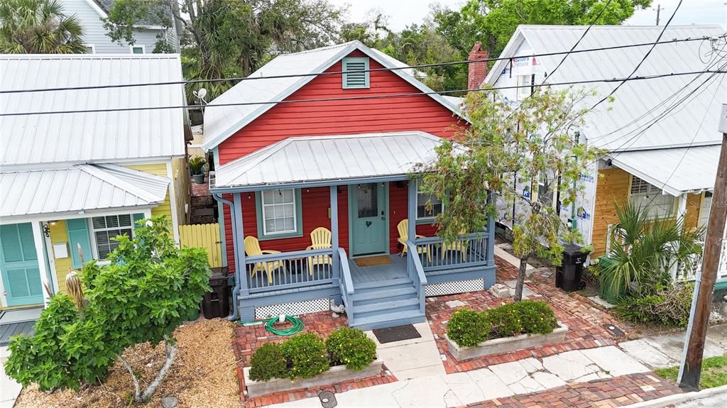 For Sale: $589,000 (2 beds, 2 baths, 1028 Square Feet)