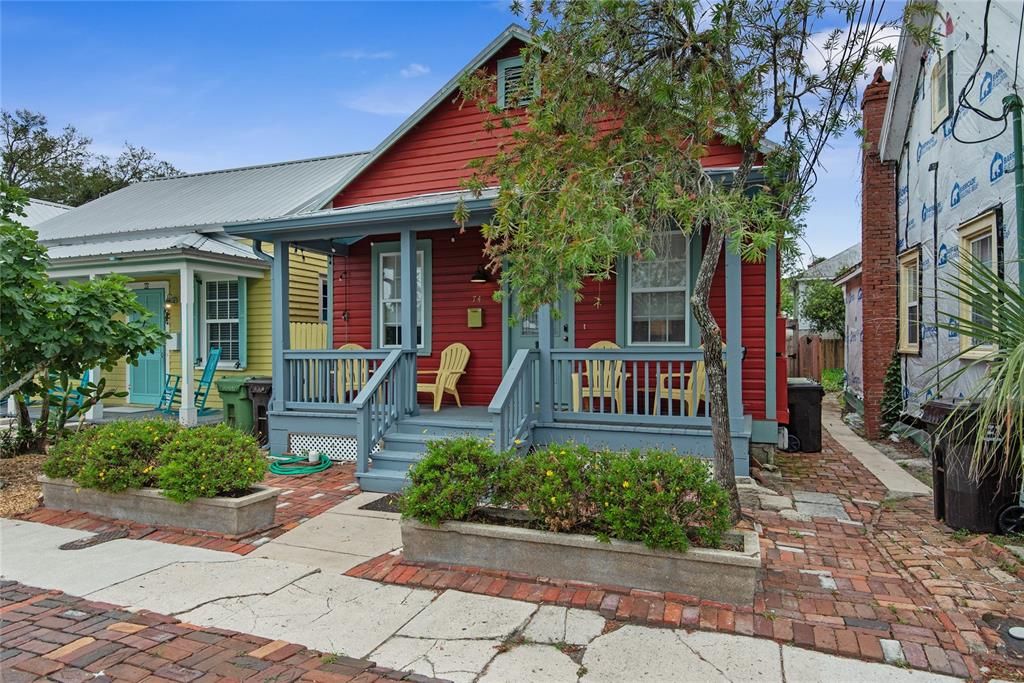 For Sale: $589,000 (2 beds, 2 baths, 1028 Square Feet)