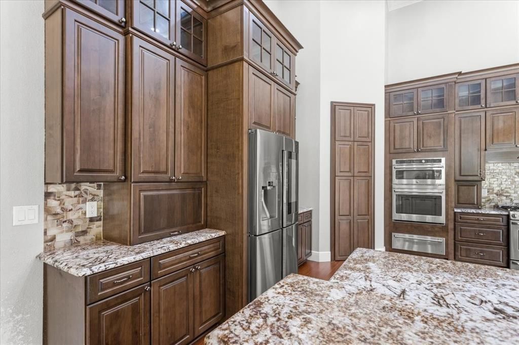 На продажу: $1,225,000 (5 спален, 5 ванн, 5087 Квадратных фут)