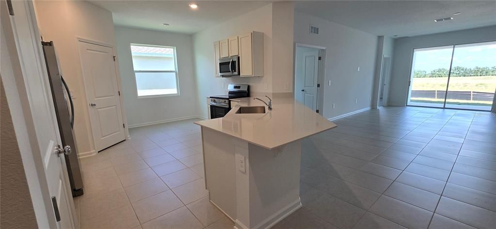 For Rent: $2,000 (4 beds, 3 baths, 2109 Square Feet)