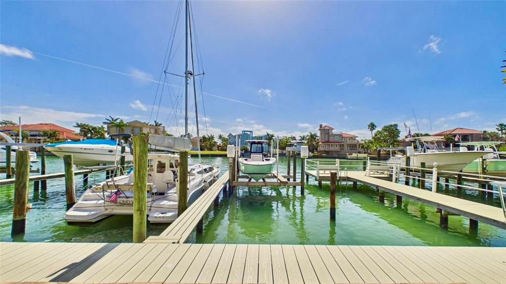 En Venta: $739,000 (3 camas, 3 baños, 1585 Pies cuadrados)