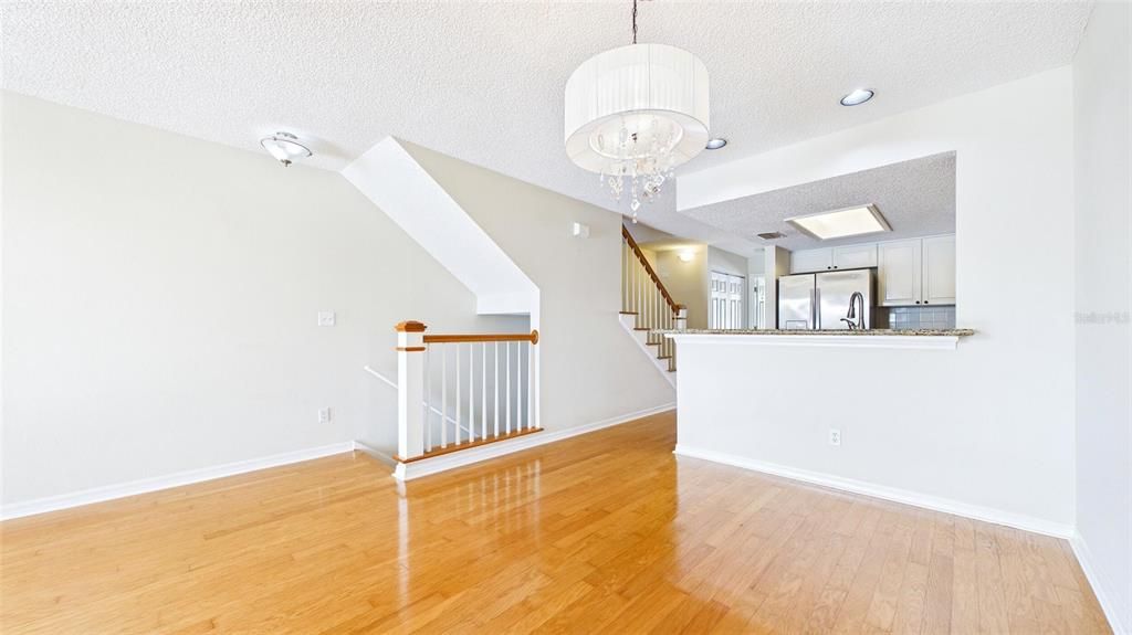 En Venta: $739,000 (3 camas, 3 baños, 1585 Pies cuadrados)