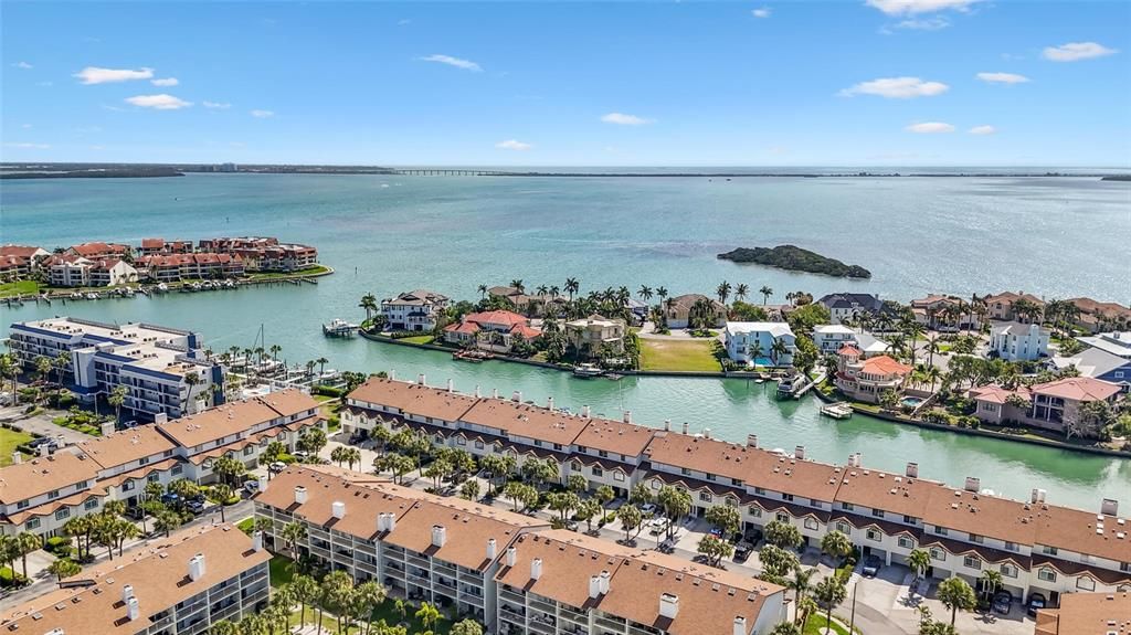 На продажу: $729,900 (3 спален, 3 ванн, 1585 Квадратных фут)