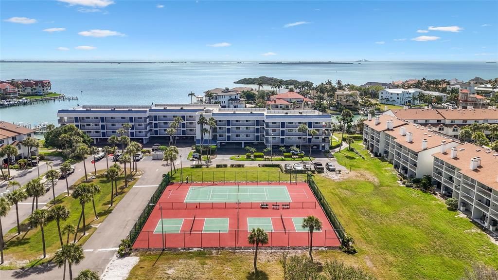 En Venta: $739,000 (3 camas, 3 baños, 1585 Pies cuadrados)