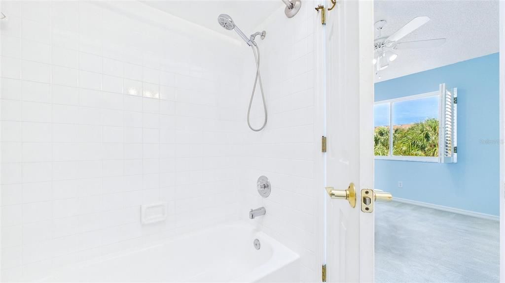 En Venta: $739,000 (3 camas, 3 baños, 1585 Pies cuadrados)