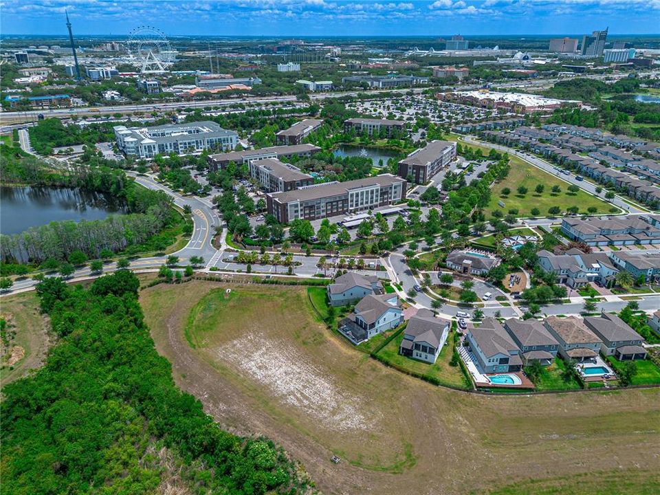Под контрактом: $1,400,000 (5 спален, 4 ванн, 3860 Квадратных фут)