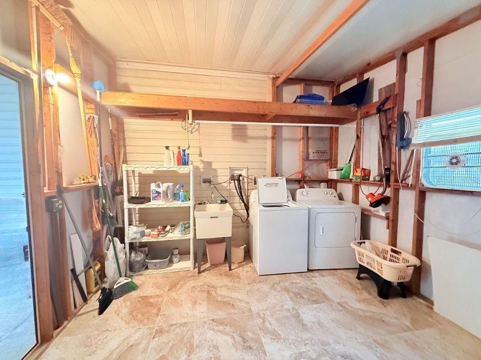 На продажу: $258,900 (3 спален, 2 ванн, 1334 Квадратных фут)