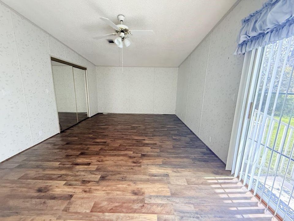 На продажу: $258,900 (3 спален, 2 ванн, 1334 Квадратных фут)