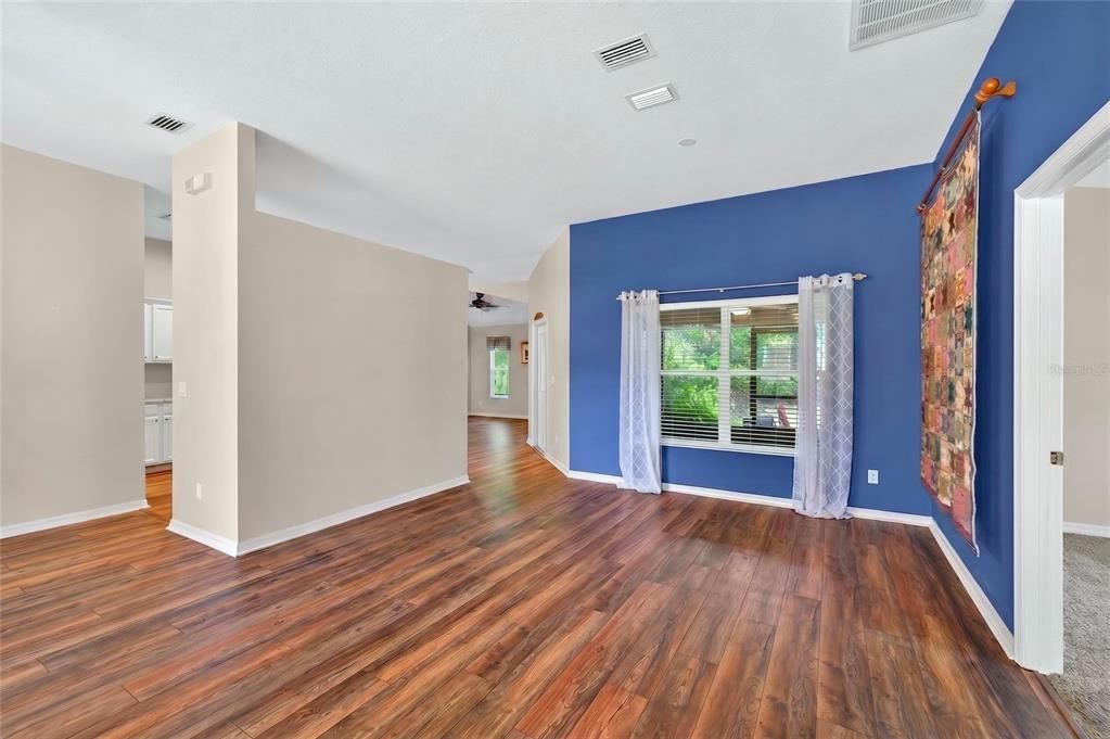 Active With Contract: $369,900 (3 beds, 2 baths, 1677 Square Feet)