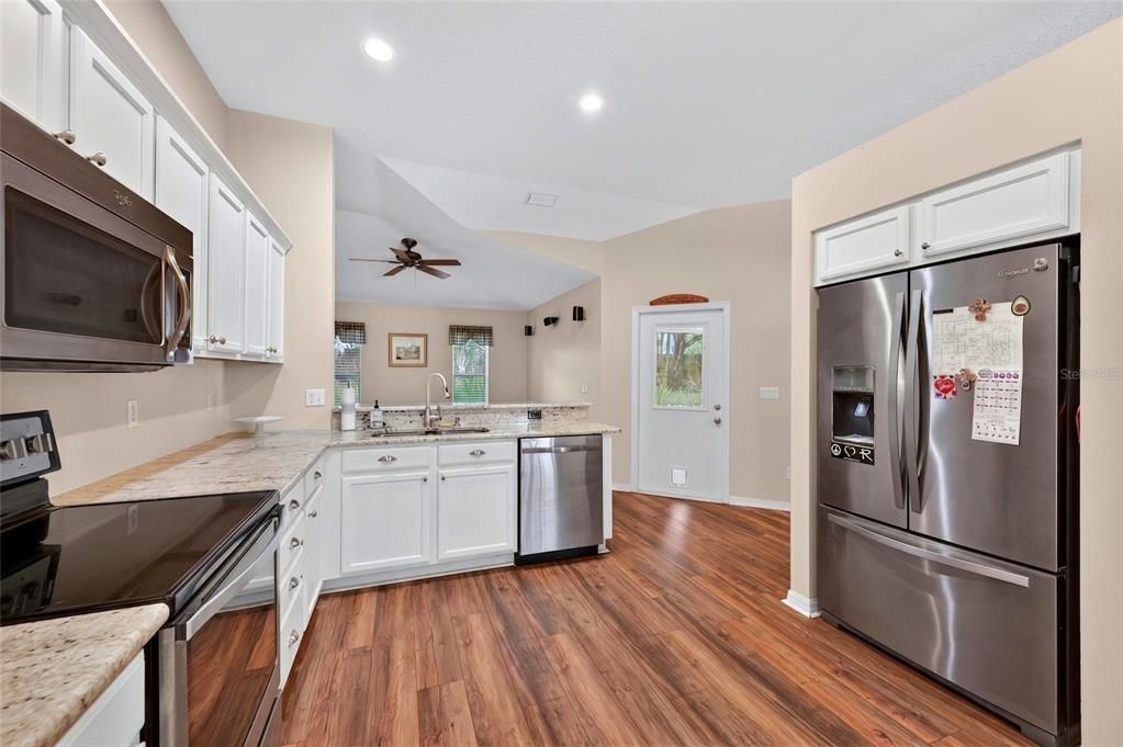 Active With Contract: $369,900 (3 beds, 2 baths, 1677 Square Feet)