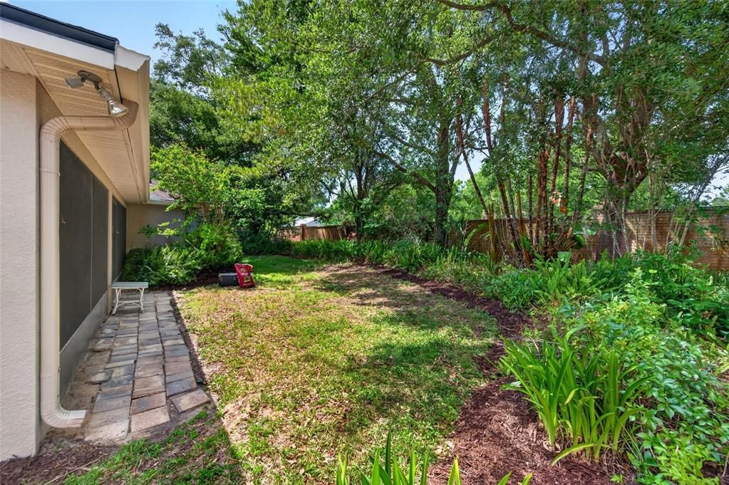 Active With Contract: $369,900 (3 beds, 2 baths, 1677 Square Feet)