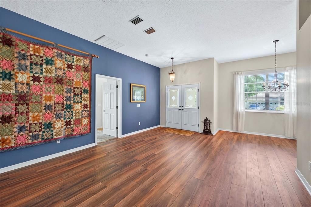 Active With Contract: $369,900 (3 beds, 2 baths, 1677 Square Feet)