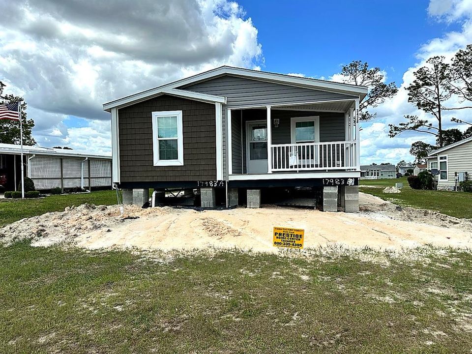 For Sale: $284,900 (2 beds, 2 baths, 1060 Square Feet)