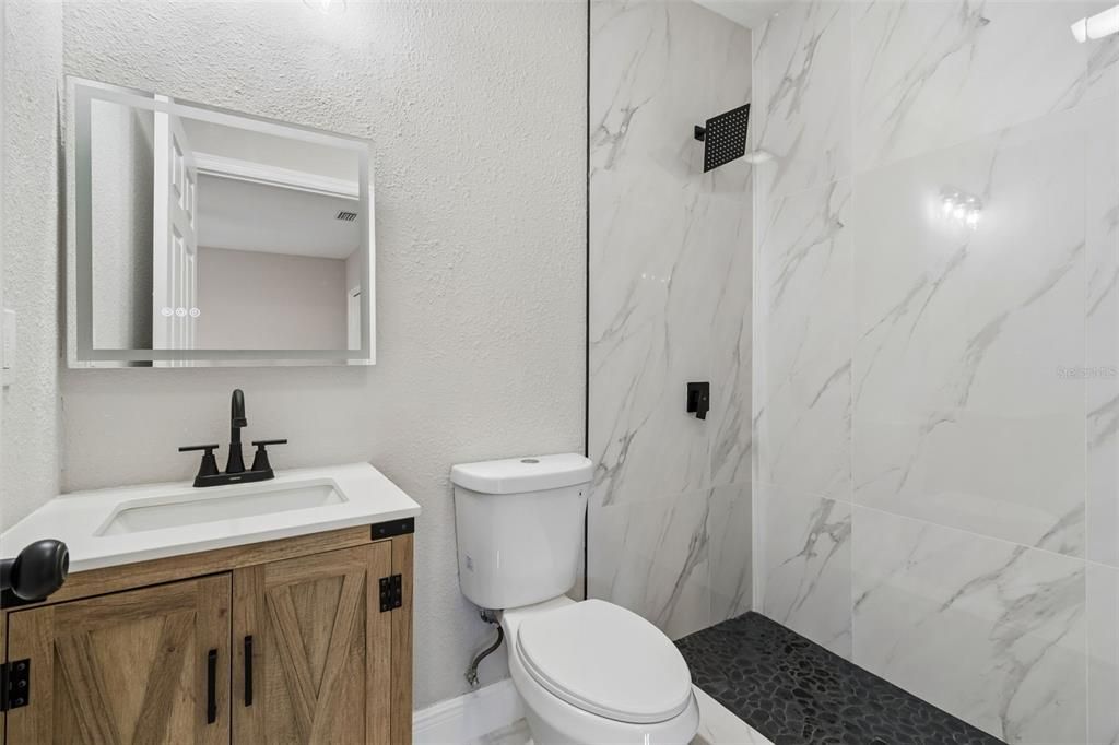 Activo con contrato: $385,000 (3 camas, 2 baños, 1206 Pies cuadrados)