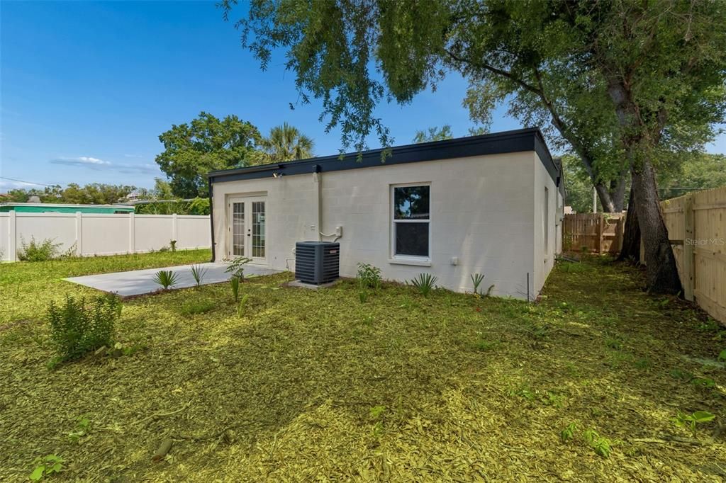 Activo con contrato: $385,000 (3 camas, 2 baños, 1206 Pies cuadrados)