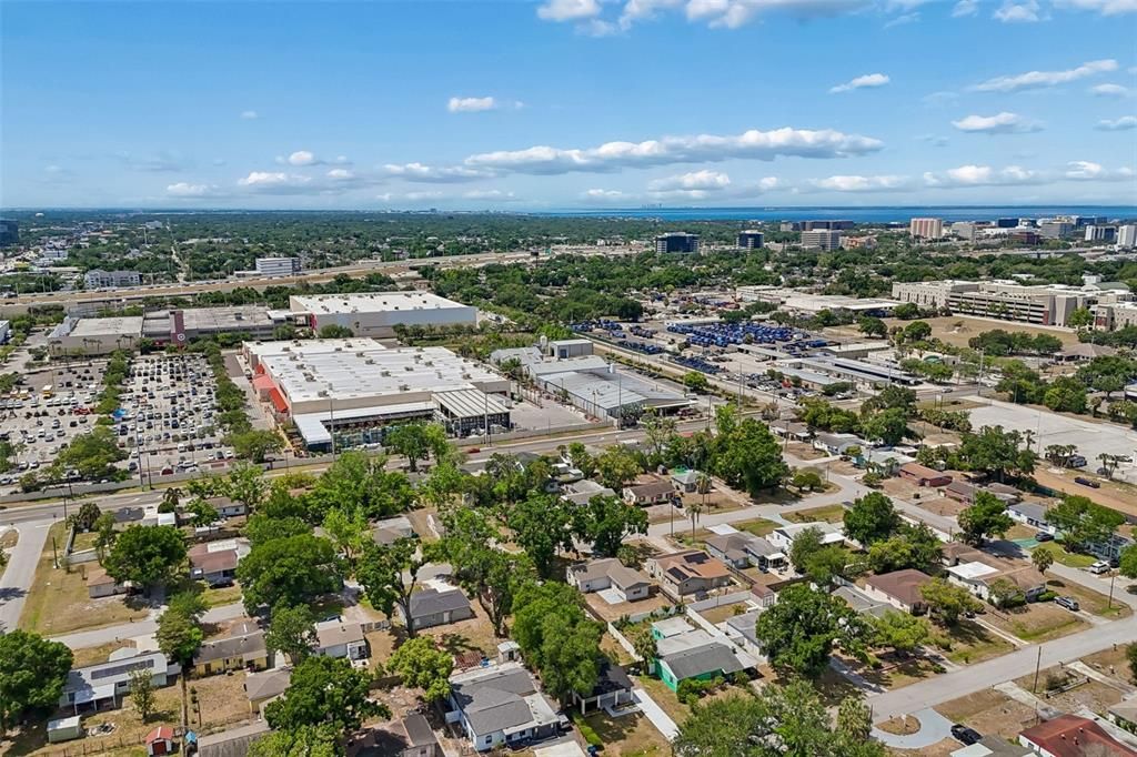 Activo con contrato: $385,000 (3 camas, 2 baños, 1206 Pies cuadrados)