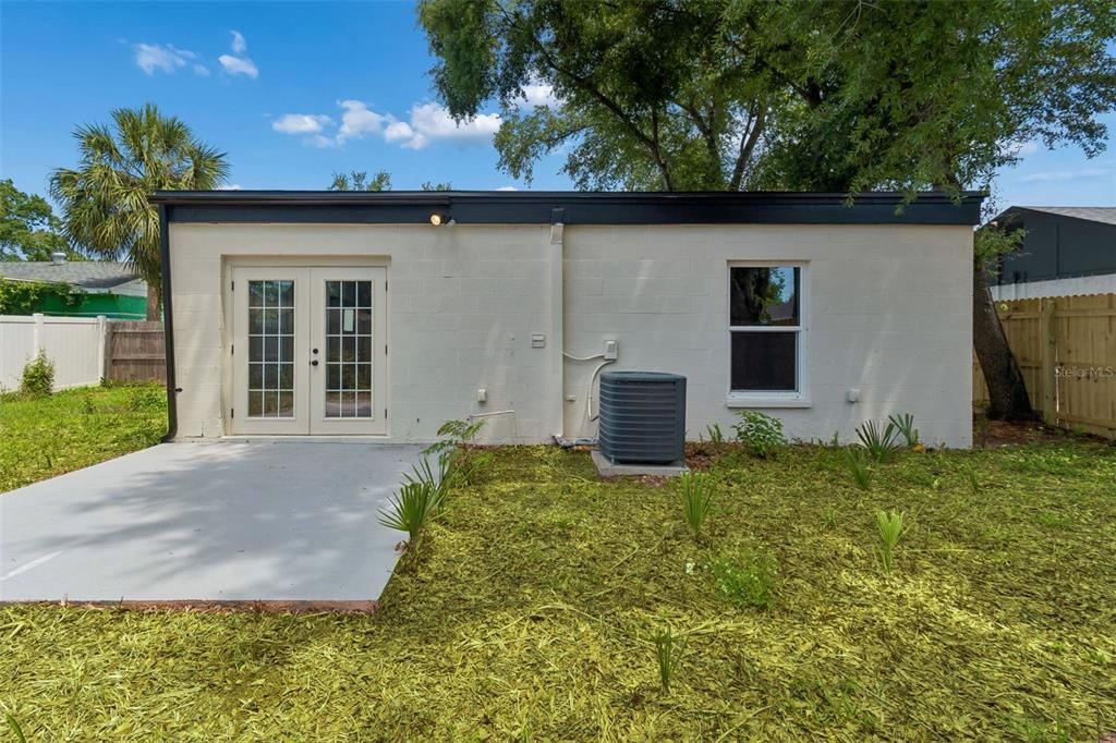 Activo con contrato: $385,000 (3 camas, 2 baños, 1206 Pies cuadrados)